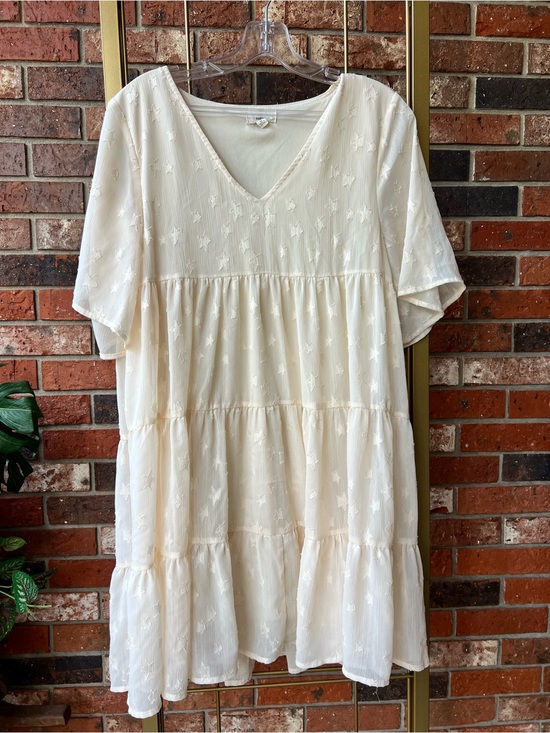 entro Dresses & Skirts - entro Cream V-Neck Tiered Babydoll Dress